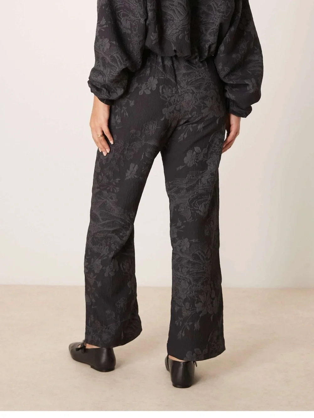 Nike Flared Jacquard Print Pants-NWT-size XL
